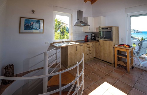 Mochlos House | Vacation home right on the Mediterranean with direct sea access