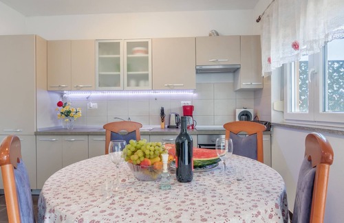 Valbandon House | Vacation home Ruza by Interhome