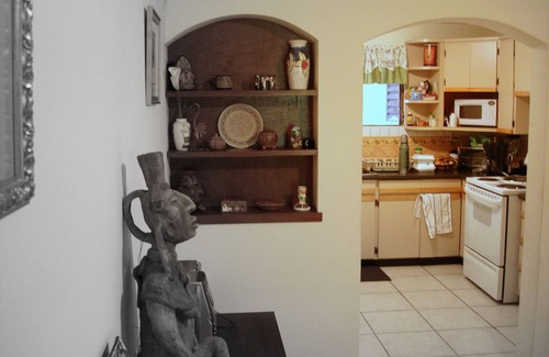 San Salvador House | Vacation Home: the Space, Privacy, Comfort of Your Own House!