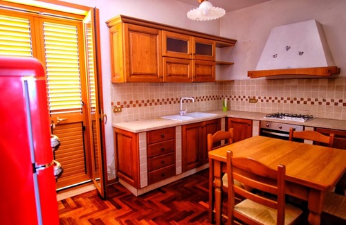 Capo Peloro Apartment | Vacation home with dog boarding