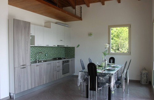 Oggebbio House | Vacation home with lake view up to 10 p. quiet location, private garden and bread service