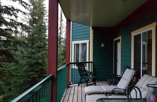Silver Star Mountain Apartment | Vacation Homes by The Bulldog- Berker's Suite A