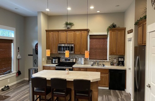 Mayfield House | Vacation House Near Lake, Hiking Trails, Fishing and Much More.