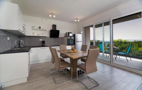 Kastel Stafilic Apartment | Vacation On Apartments
