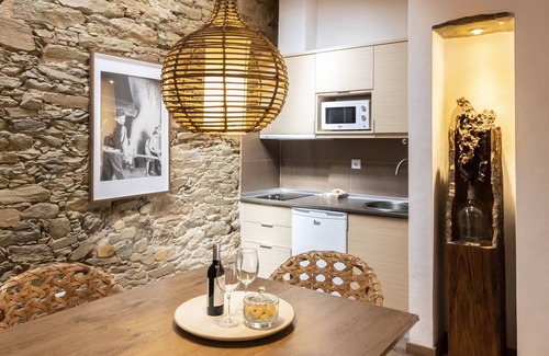 Aldeia dos Palheiros Cottage | Vacation Rental Castro da Cola