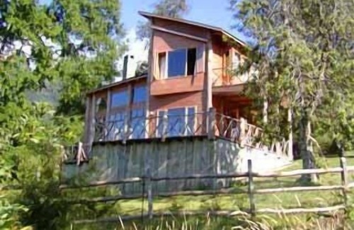 Pucon House | Vacation Rental. Own river with Mountain Views. Near Pucon