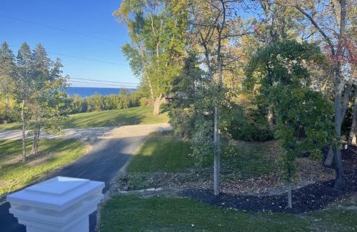Racine House | Vacation Retreat Near Lake Michigan