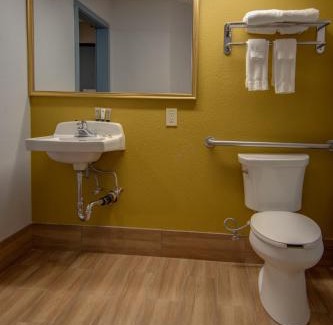 Hayward Hotel | Vagabond Inn Executive Hayward