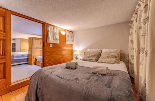 Val-Thorens Apartment | Val Thorens heart of resort Ski charm & comfort