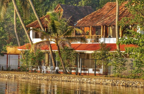 Kuzhuppilly Villa | Vala House