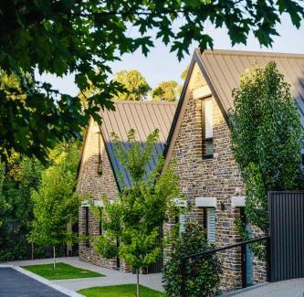 McLaren Vale House | Vale 194 - Luxury Accommodation in McLaren Vale - 5 holiday homes with king size beds