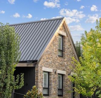 McLaren Vale House | Vale 194 - Luxury Accommodation in McLaren Vale - 5 holiday homes with king size beds