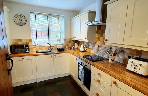 Prestatyn House | Vale View Cottages - The Stables Cottage 5 Star. Near beach & town, Pets welcome