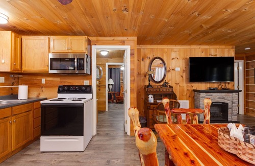 Lookout Mountain House | Valentine Drive Cabin 2