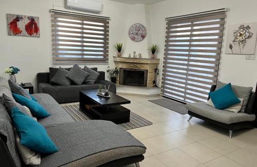 Theletra House | Valentine's House