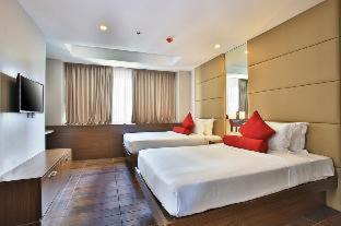 Salcedo Village Hotel | Valero Grand Suites by Swiss-Belhotel