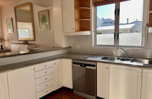 Voelklip House | Valinor - Grotto Beach