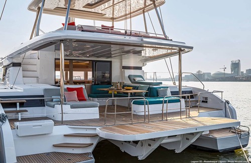 Road Town Boat Rental | Valinor- Luxury Crewed Yachting Experience in BVI