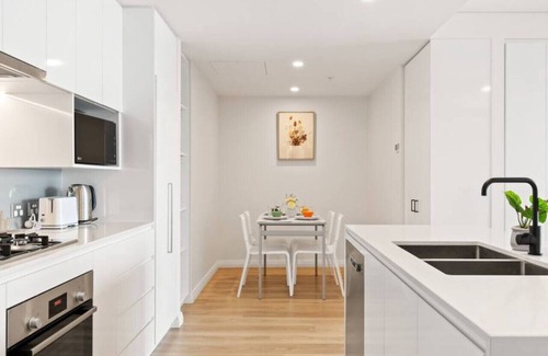 Fortitude Valley Apartment | Valley Centre,Rooftop Pool, 2bed2bath Apt +Carpark