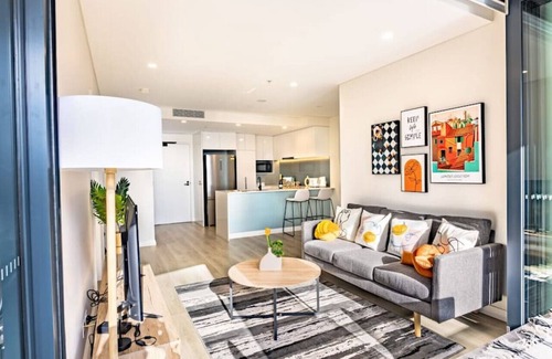Fortitude Valley Apartment | Valley Centre Boutique 2Bed2bath Apt w/Pool + Car