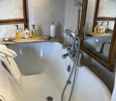 Halesworth Bed & Breakfast | Valley Farmhouse, Westhall