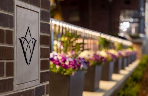 Homewood Hotel | Valley Hotel Homewood Birmingham - Curio Collection By Hilton