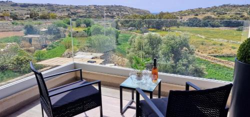 Qrendi Apartment | Valley View