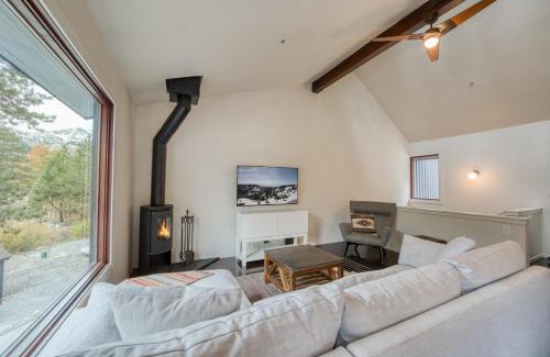 Olympic Valley House | Valley View Townhome # 10 at Palisades by Tahoe Getaways - Shuttle & Walk to the Village!
