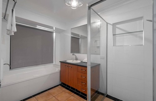 Kuraby House | Value and Comfort! 1-Bedroom Residence@Kuraby
