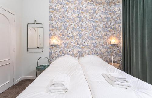 Jewish Quarter Apartment | Van Lerius room