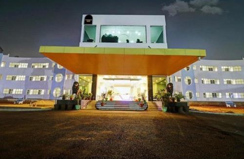 Ninnimamidi Hotel | Vana Resort