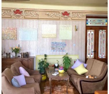 Vanadzor House | Vanadzor Family Art House