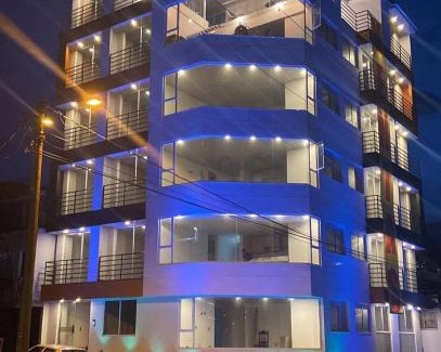 Las Mercedes Apartment | Vancouver 402