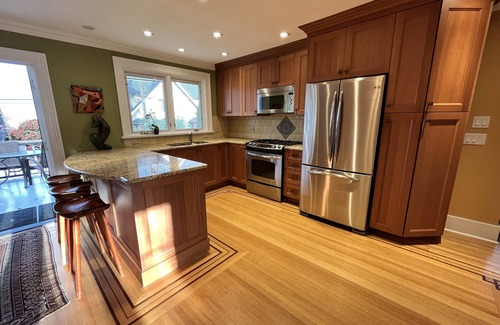 Dunbar House | Vancouver British Columbia Westside - Dunbar Haven 2 bedroom home
