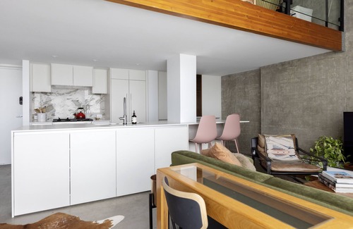 Grandview-Woodland Apartment | Vancouver Luxury Loft- Furnished