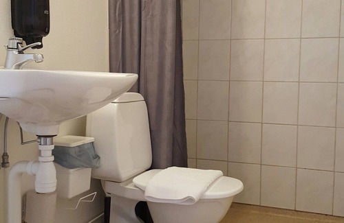 Eskilstuna House | Vandrarhem Vilsta Sporthotell