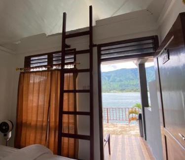 Ambarita House | Vandu's View Guest house & Restaurant