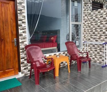 Ambarita House | Vandu's View Guest house & Restaurant