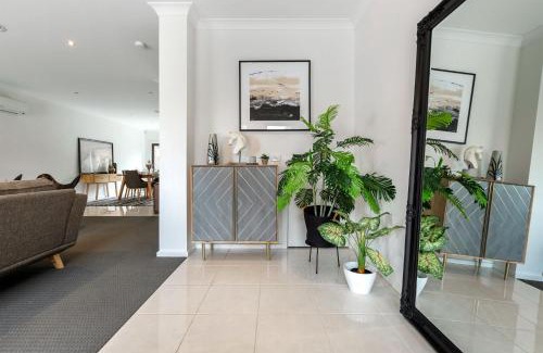 Flemington House | VAQUAY Contempo In Flemington
