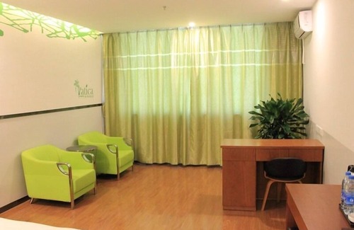Pudong Hotel | Vatica ShangHai International Tourist Resort Huaxia E Road Metro Station Hotel