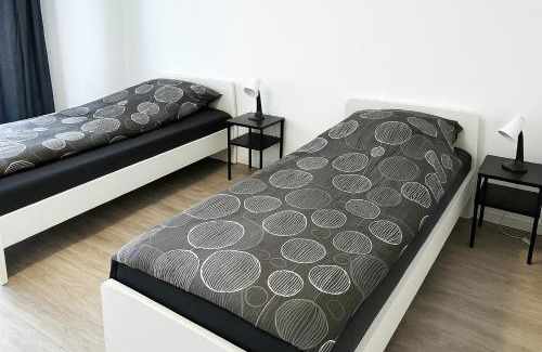 Solingen Apartment | VAZ Apartments Birkenweiher für Monteure und Fachkräfte, WLAN,TV, Küche, 4-8 Personen
