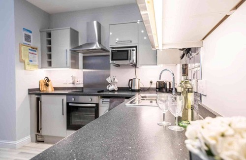 Shanklin Apartment | Vectis Holiday Homes, Modern, spacious apartment, great location, free WIFI