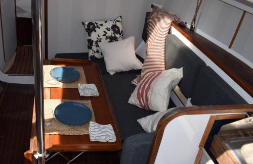 Poblats Maritims Boat Rental | Velero en Puerto de Valencia - E&M Boats