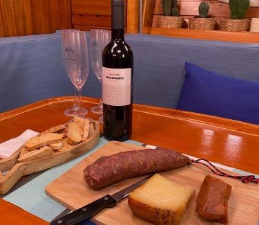 Poblats Maritims Boat Rental | Velero en puerto de valencia
