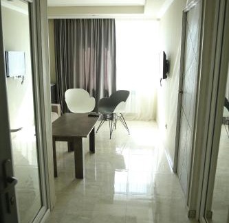 Martuni Hotel | Vell Grey Hotel