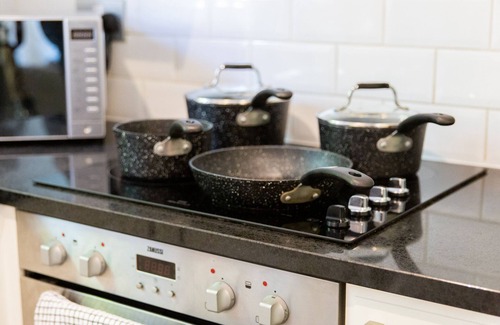 Hoddesdon Apartment | Velvet 2-bedroom Apartment, Brewery Road, Hoddesdon