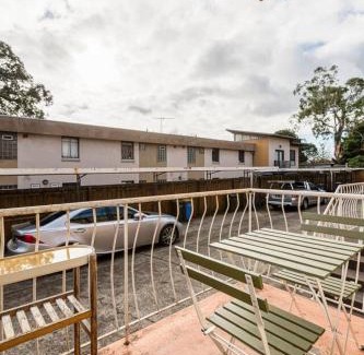 Kew Apartment | Velvet Bloom - Sunlit Comfort by Parks & Trails