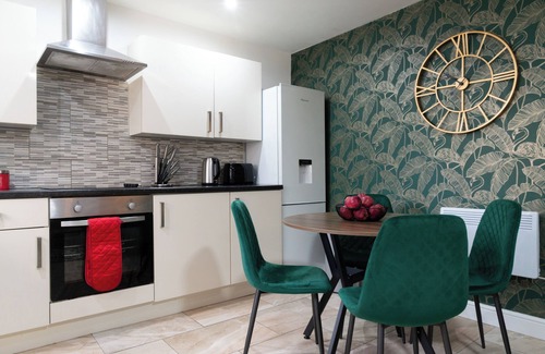 Riverside Apartment | Velvet Luxe Retreat Opposite Stadium