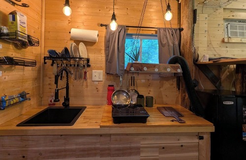 Palenville Cabin | Venster Tiny House- Your window to wilderness