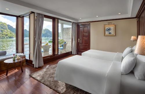 Ha Long Boat Rental | Verdure Lotus Classic Cruise on Lan Ha Bay